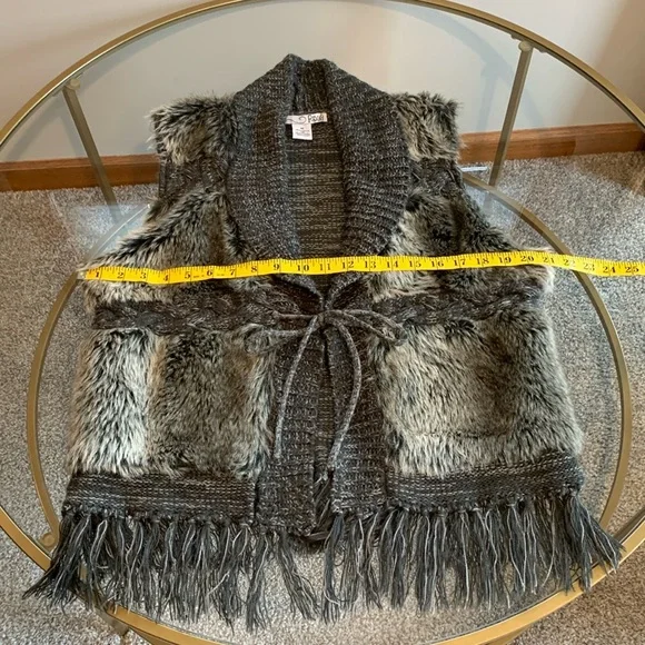 RXB Faux Fur Tie Front Boho Vest - Picture 10 of 16